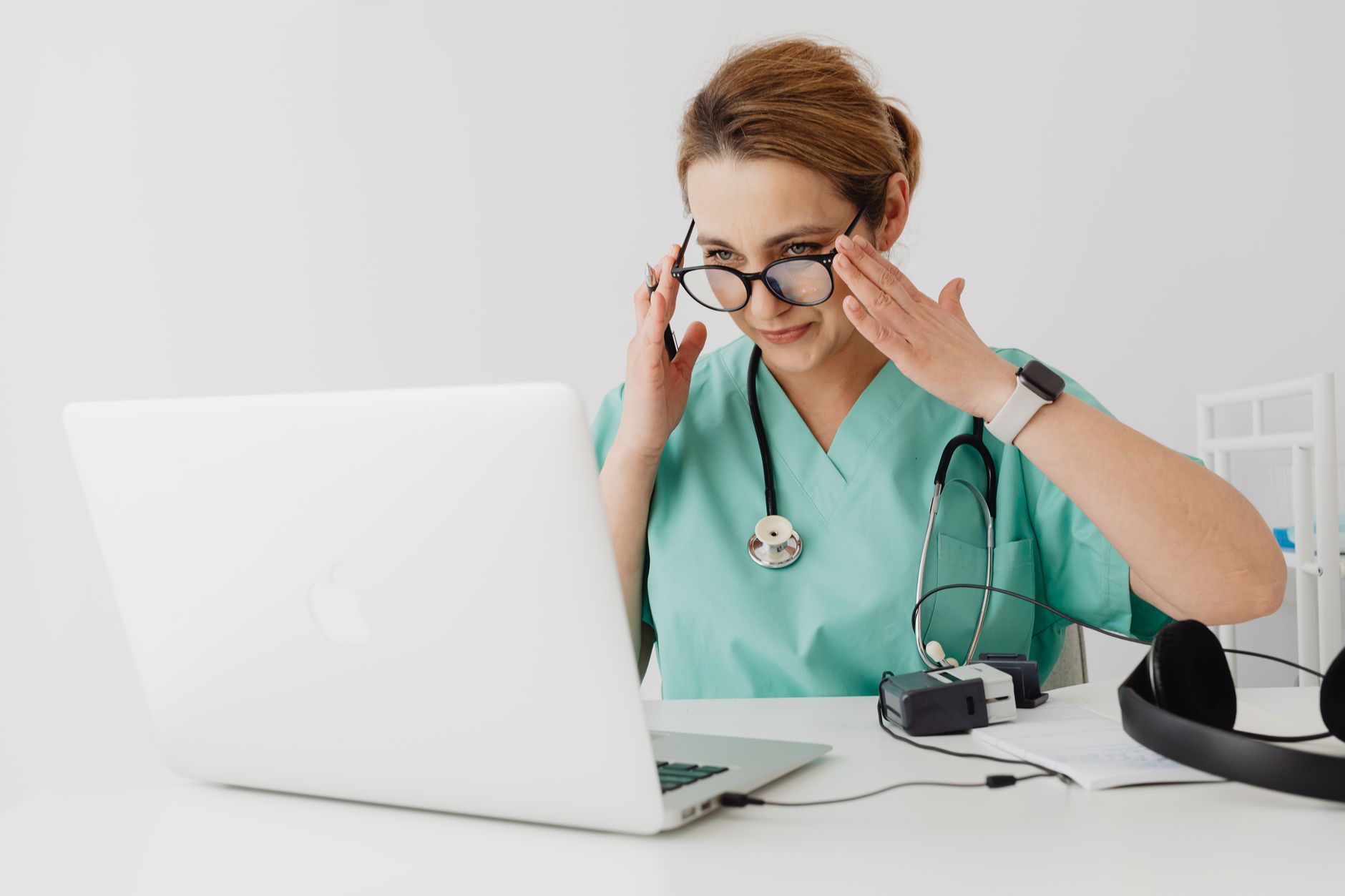 Informatiser son cabinet medical en Nouvelle-Calédonie : du papier au dossier numérique